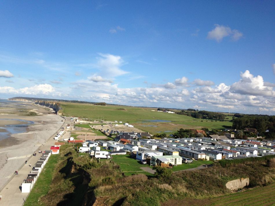 le camping et la plage (vue aérienne)